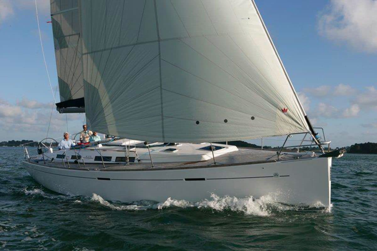 Dufour 425 — image 1